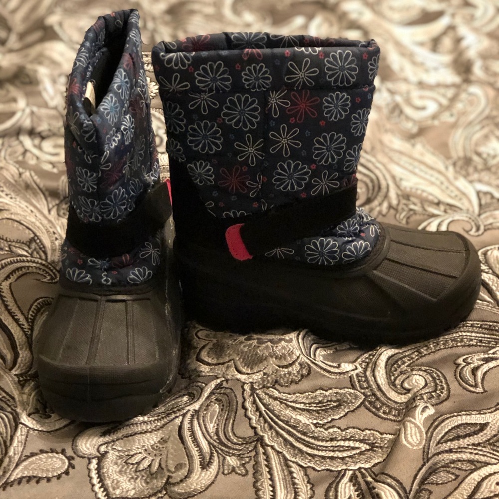 Girls size 13 winter boots